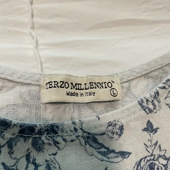 Floral Button-Down blouse - Picture 3 of 3